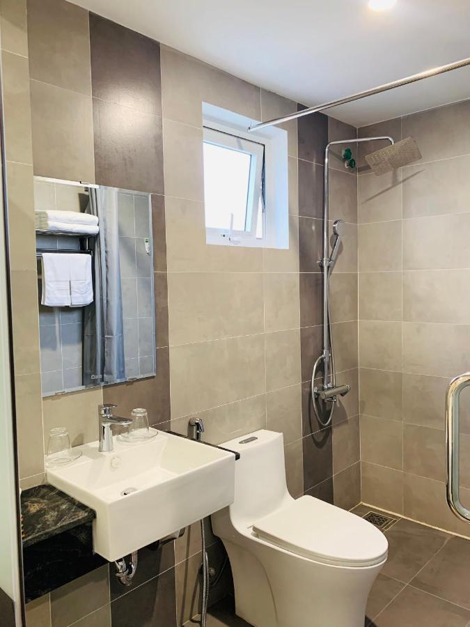 Que Huong Hotel Куїнон Екстер'єр фото