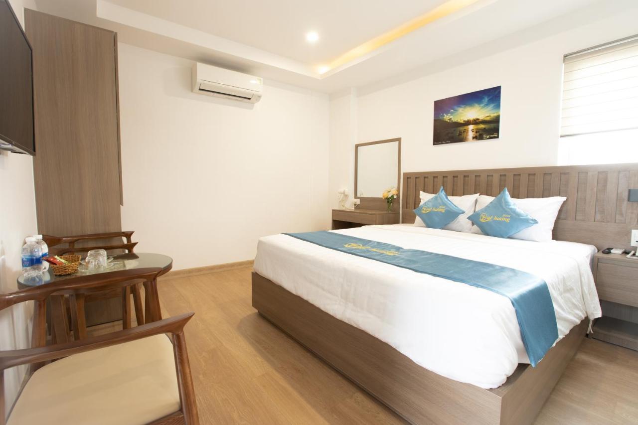 Que Huong Hotel Куїнон Екстер'єр фото