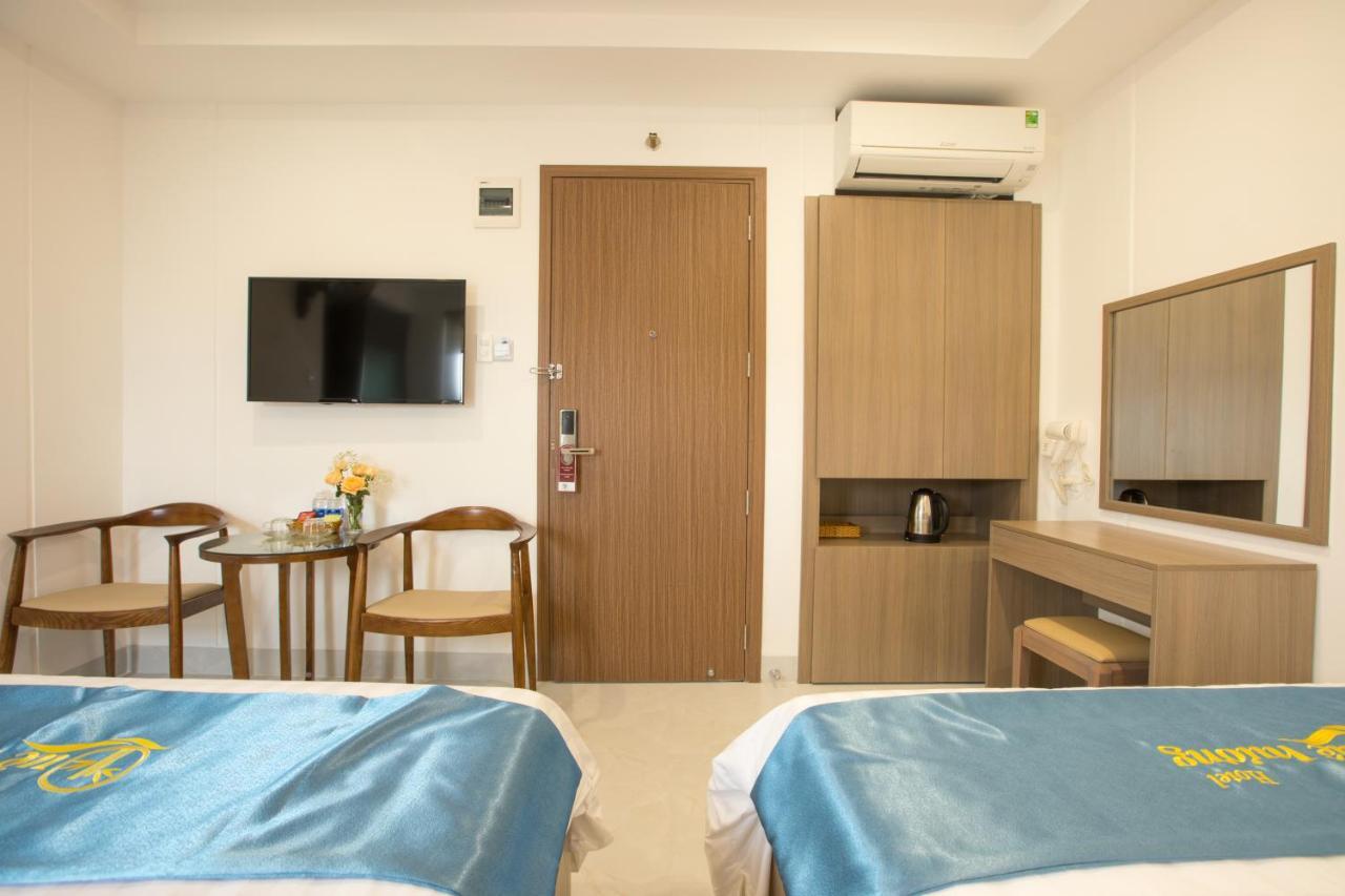 Que Huong Hotel Куїнон Екстер'єр фото