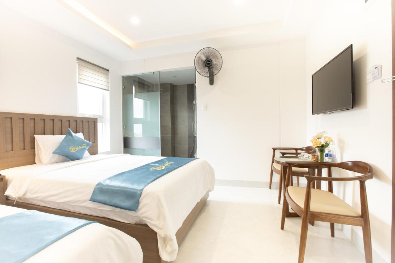 Que Huong Hotel Куїнон Екстер'єр фото